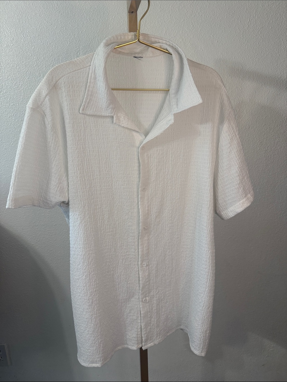 Textured White Short-Sleeve Button-Up Shirt- XL